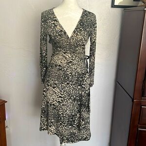 BCBGMAXAZRIA black/cream/gray Long-Sleeved Wrap Dress Sz S
